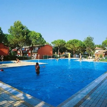 Big With Terrace Barbecue - With Private Pools And Garden 아파트