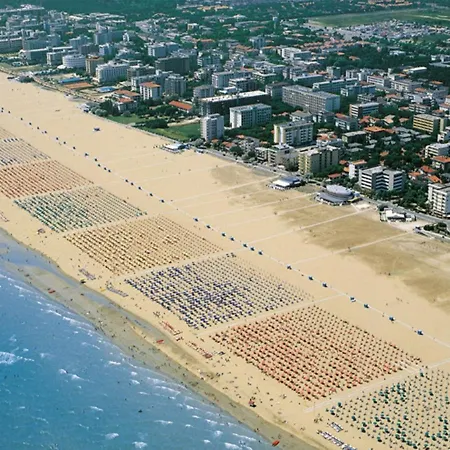 Big With Terrace Barbecue - With Private Pools And Garden Apartamento Bibione